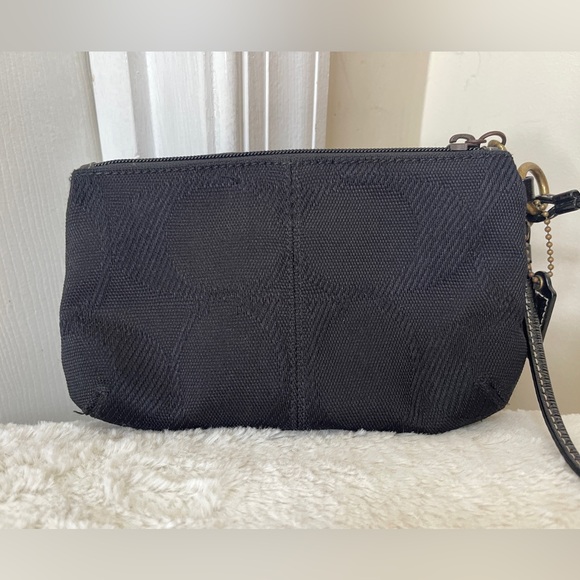 Coach Wristlet EUC - Picture 7 of 9